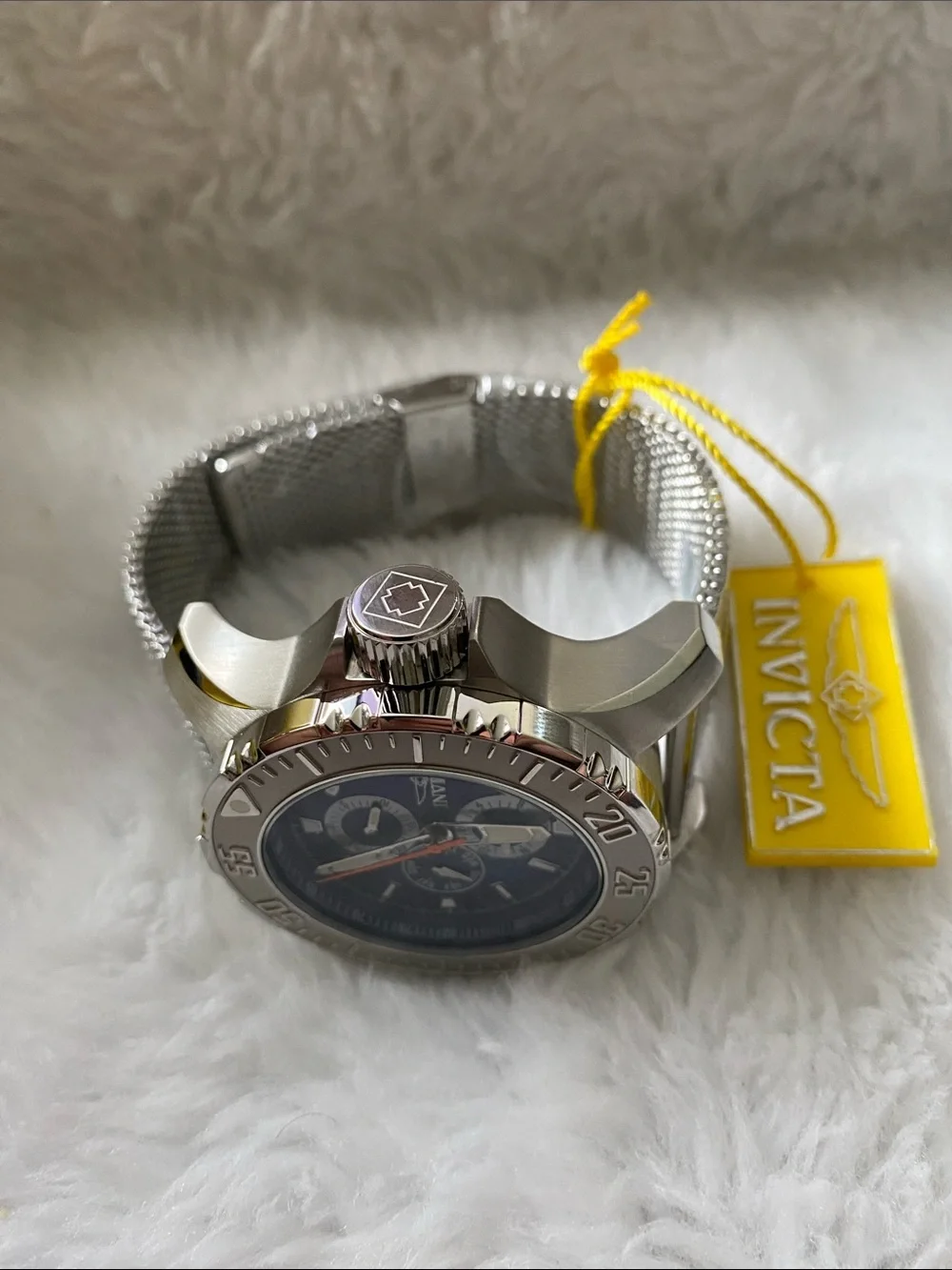 Invicta NEW Men’s Vintage Model 48011.  Silver Mesh Watch with Blue Dial
